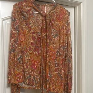 Free People paisley blouse looks great on!